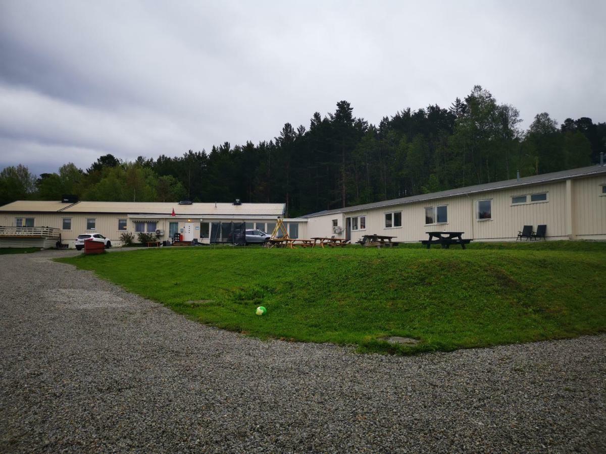 Dombas Gjestehus Exterior foto